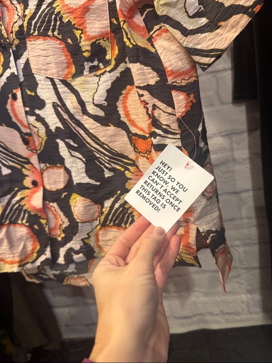 Topshop • NWT Over sized, resort crinkle shirt PTP 21” - Picture 6 of 7